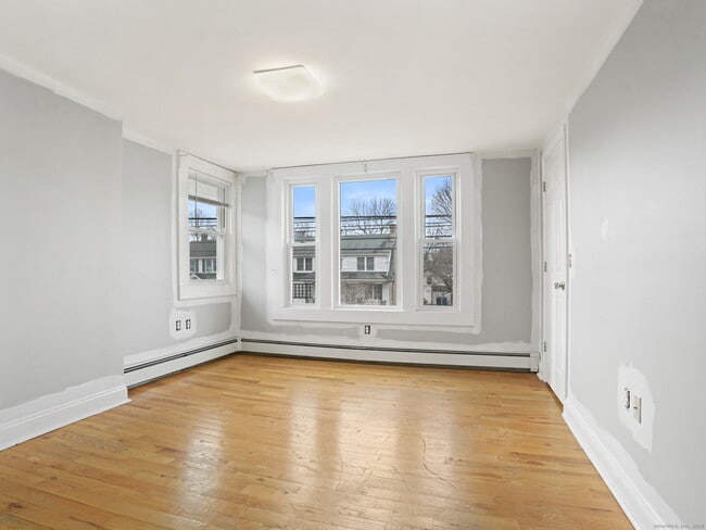 Building Photo - 140 Stuart Ave