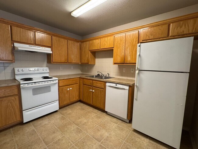 Building Photo - 3114 Janelle Dr