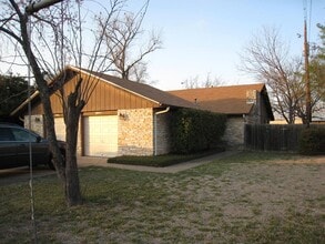 Building Photo - 2804 Thrushwood Dr