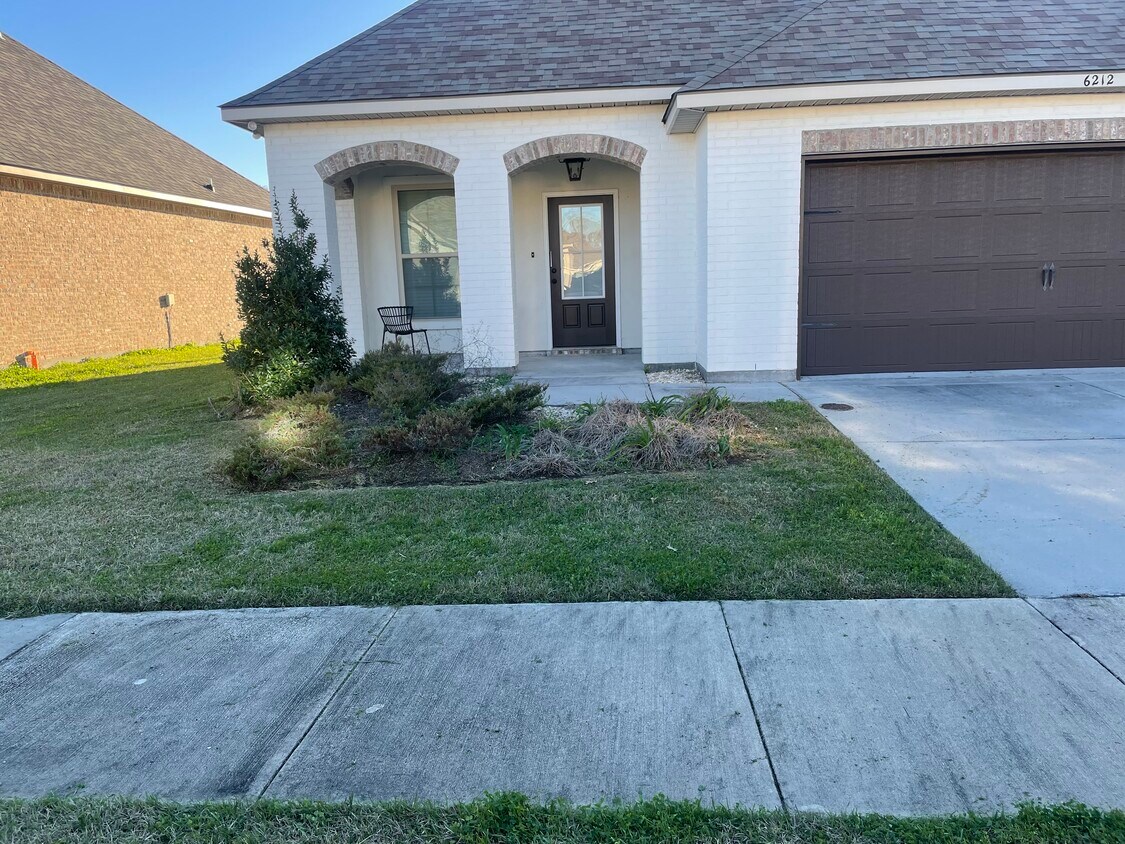 6212 Lake Edge Dr, Baton Rouge, LA 70820 House Rental in Baton Rouge