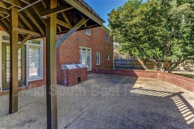 Foto del edificio - 3444 Tournament Dr S