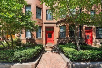 Building Photo - 403 Marlborough St