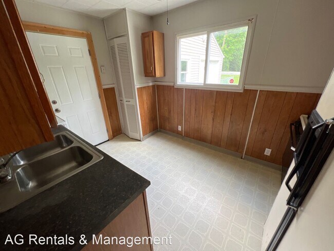 Building Photo - 3 br, 1 bath House - 1608 Babcock Dr