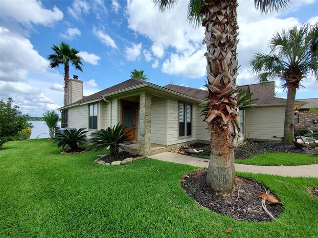 Foto del edificio - 12628 Pelican Blvd