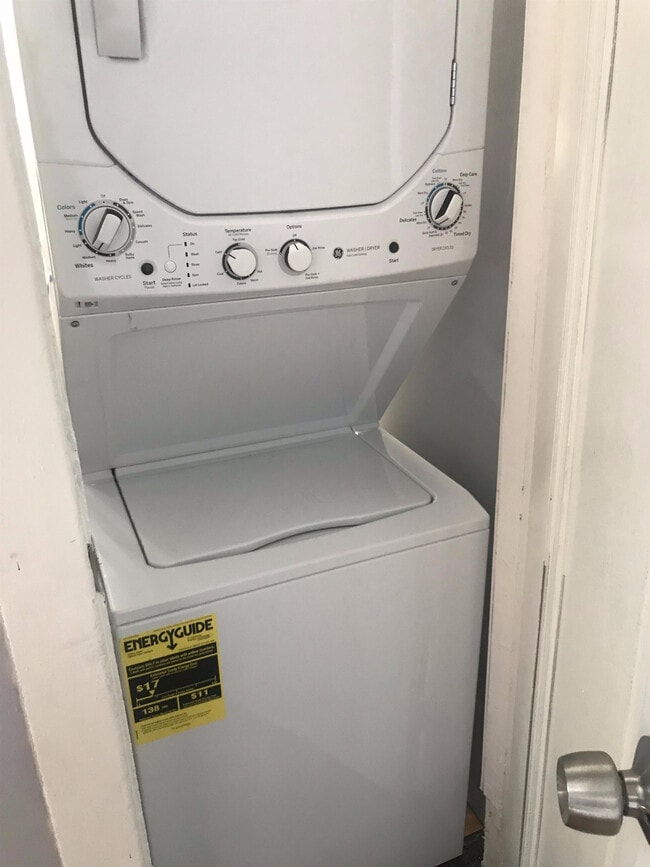 Building Photo - 2216 W 24th St