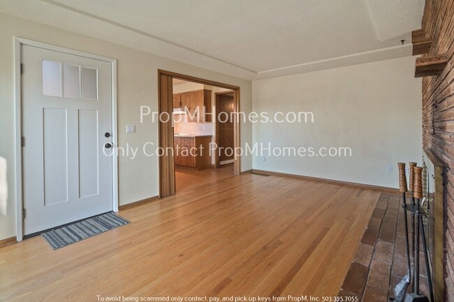 Building Photo - Retro Home Near Madison South! Close to Tr...
