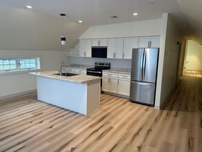Building Photo - 38 Ladds Ln