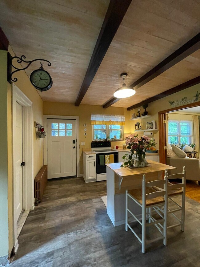 Kitchen - 18 Court Rd
