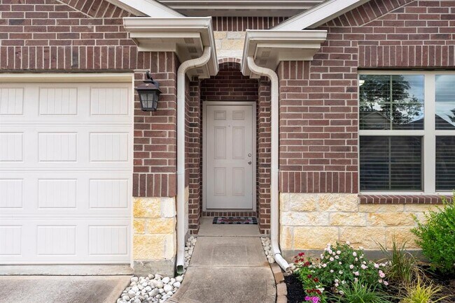Foto del edificio - 14077 Lake Cres Dr