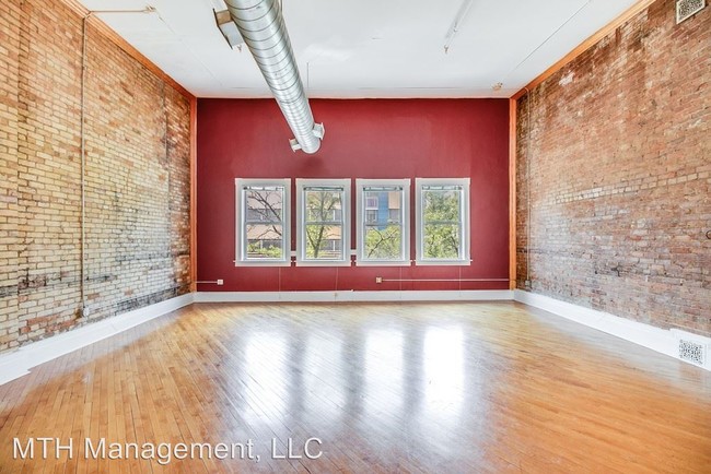 Building Photo - 3 br, 2 bath Apartment - 109 S Washington