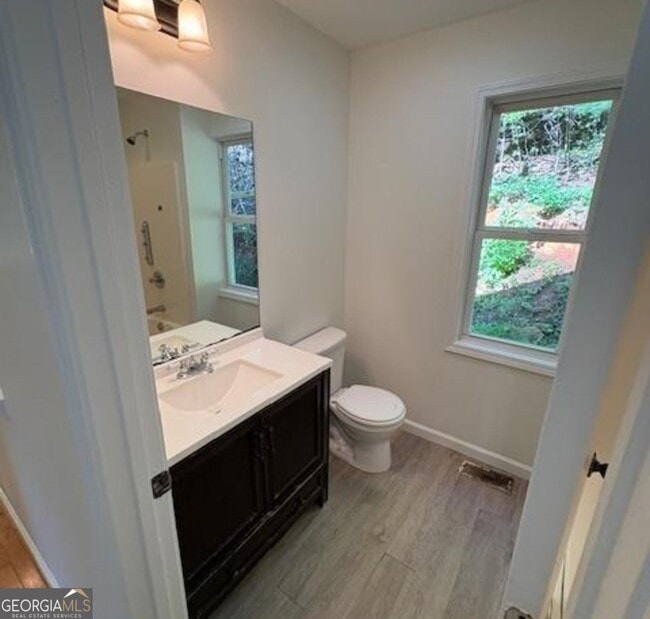 Building Photo - 104 Travelers Ln