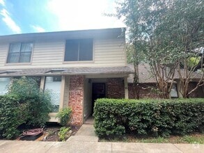 Building Photo - 3801 Menchaca Rd