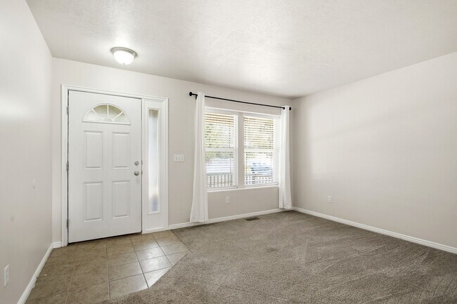 Building Photo - 7202 N Ute Dr
