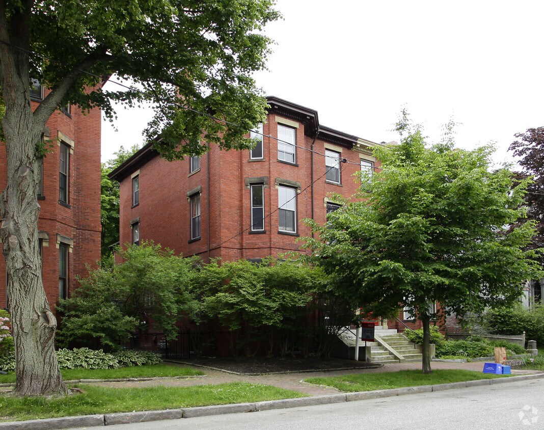 Building Photo - 64-66 Deering St