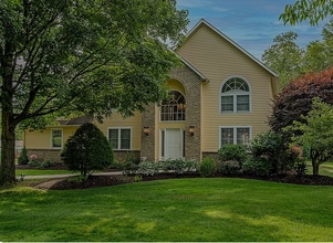 Building Photo - 7 Juniper Ln