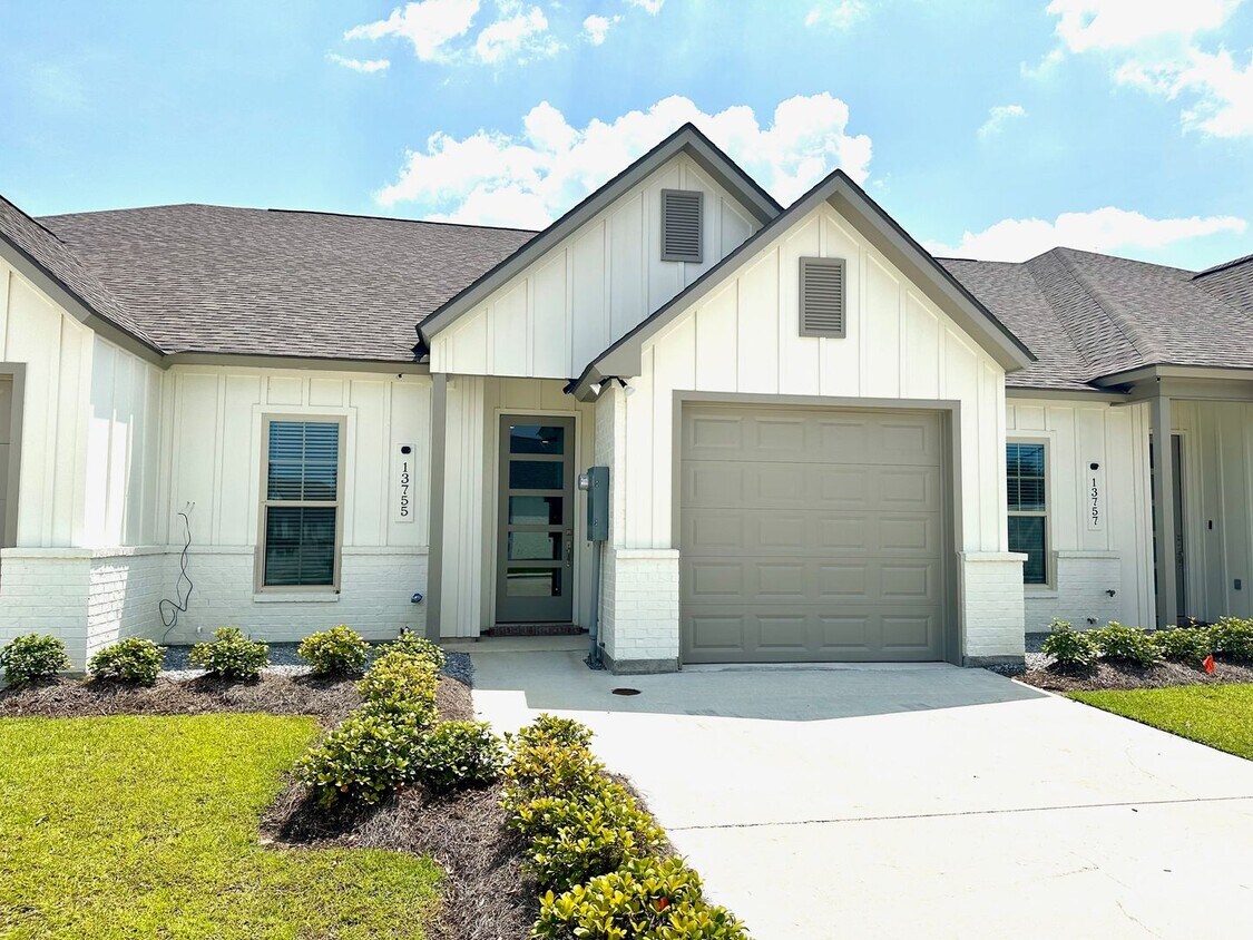 Primary Photo - 13755 Rivanna Ln