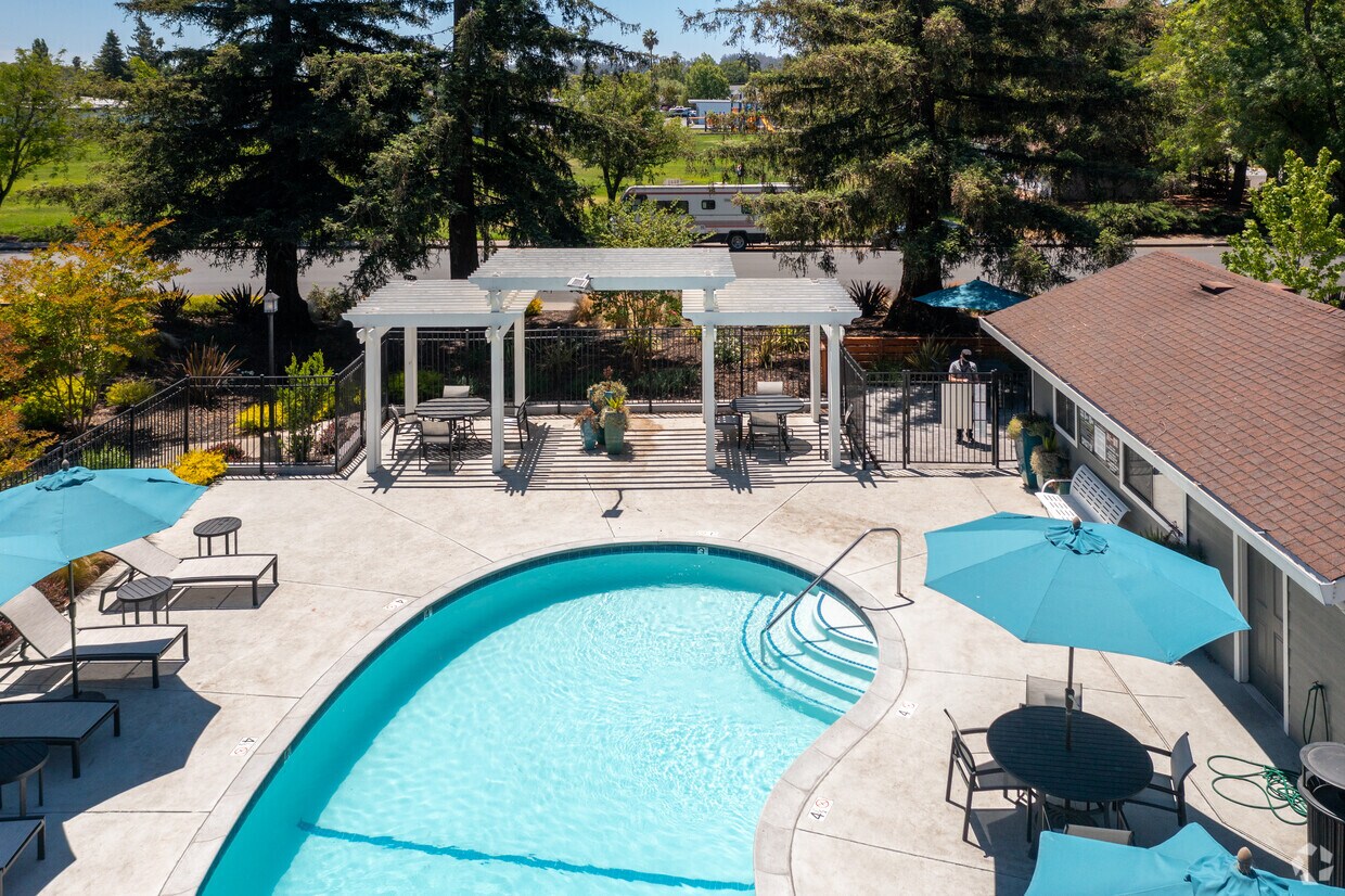 THE LENOX Apartments 400 Santa Alicia Dr Rohnert Park, CA