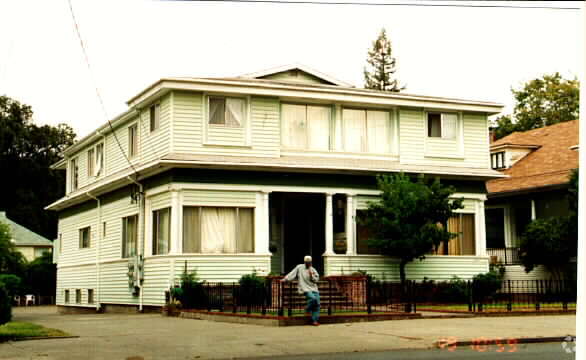 Foto del edificio - 311 Cloverdale Blvd