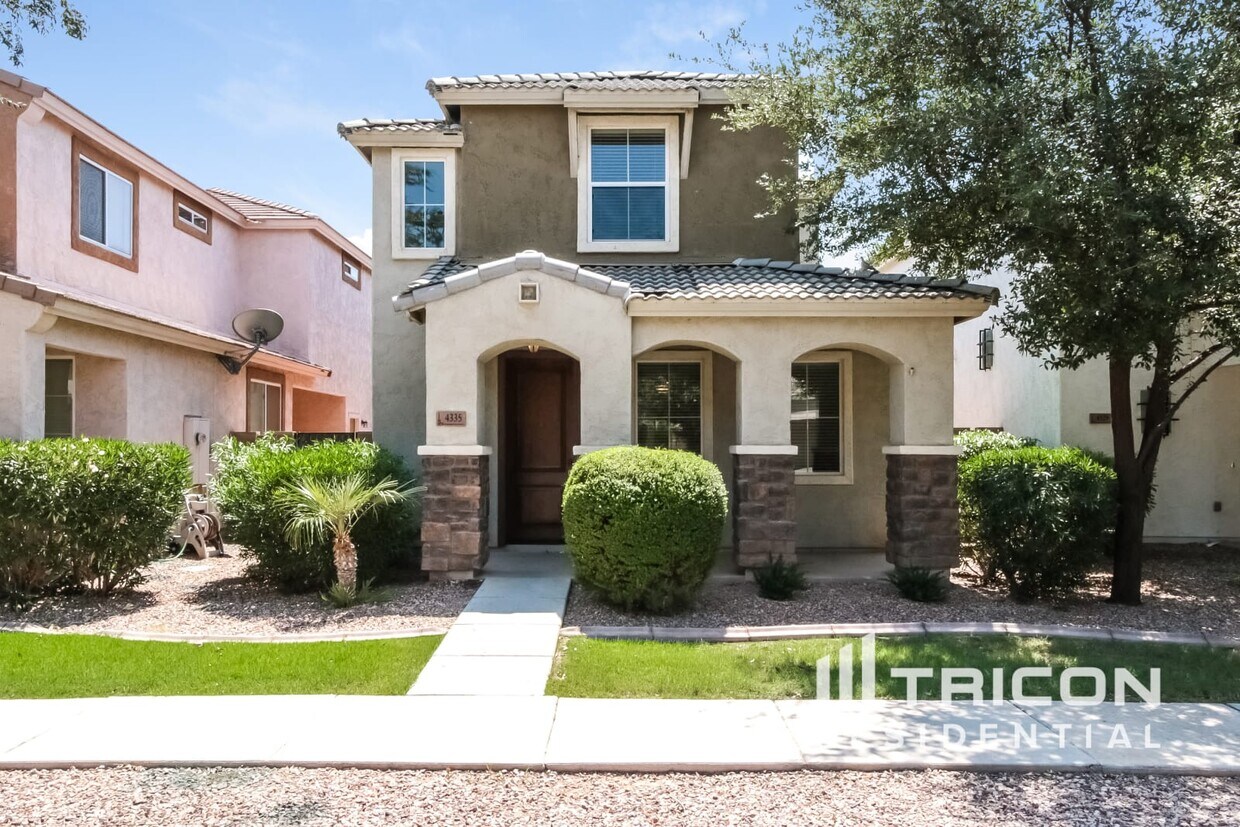 Foto principal - 4335 E Tyson St