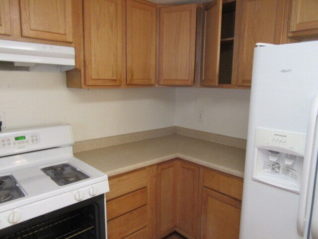 Kitchen - 1433 Leo Ave