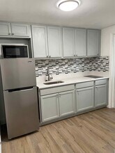 Building Photo - 3902 W Sligh Ave