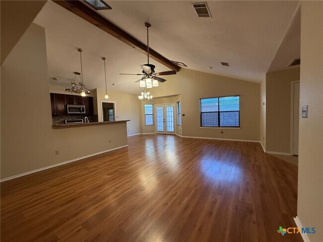 Foto del edificio - 758 Briarbend Dr