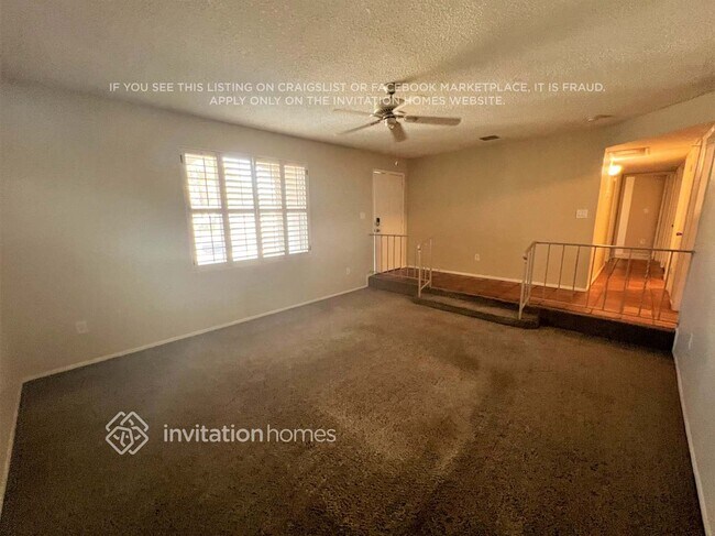 Foto del edificio - 3241 E Sunnyside Dr