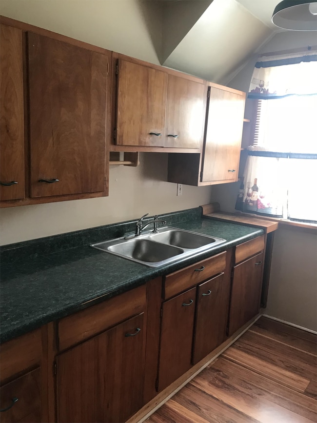 Building Photo - 34 Erie St