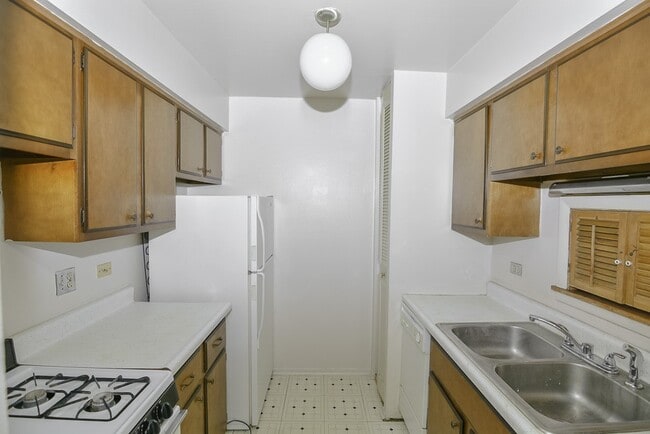 Foto del edificio - 665 W Wrightwood Ave