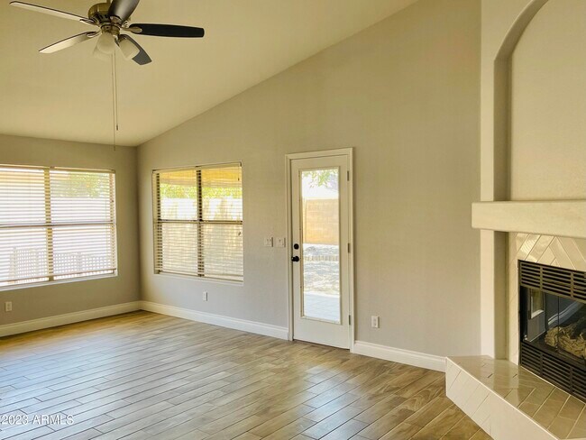 Building Photo - 12817 W Alvarado Rd