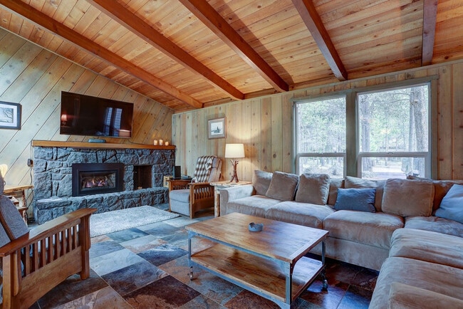 Foto del edificio - 57314 Approach Ln