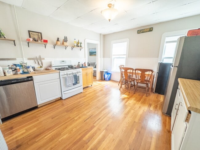 Building Photo - 55 Hall Ave