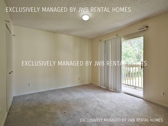 Building Photo - 2300 Twelve Oaks Dr
