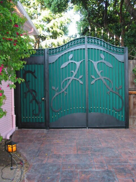 Gated Entry - 34 S 15th St