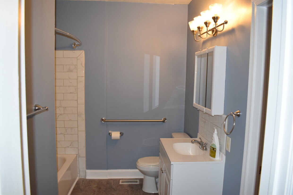 Bath - 127 W 9th St