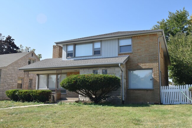 Foto del edificio - 4663 N Green Bay Ave