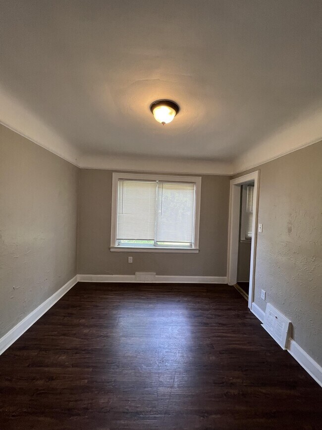 Foto del edificio - 15824 Hartwell St