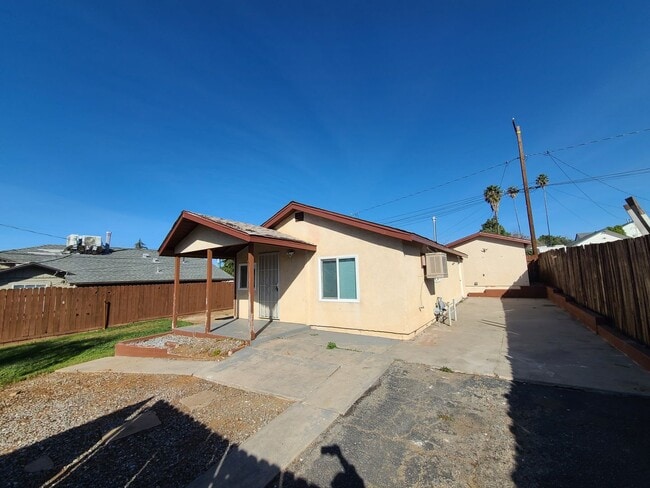 Building Photo - Single-Story 2-Bedroom Yucaipa Home with Mountain Views!