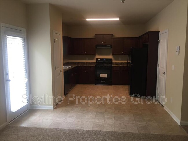 Foto del edificio - 320 Brookwood Crossing