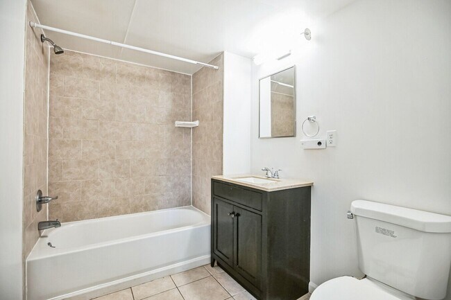 Foto del edificio - 3416-3422 N Sydenham St