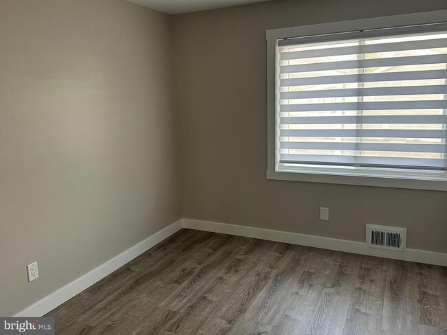 Building Photo - 12 Sanbert Cir