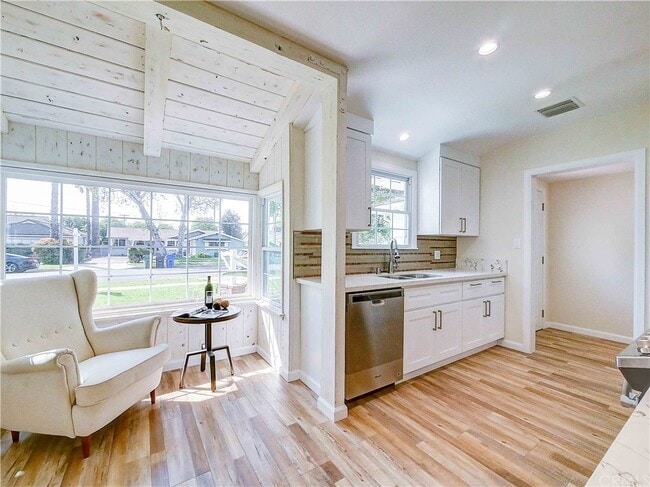 Building Photo - 15931 Tuba St