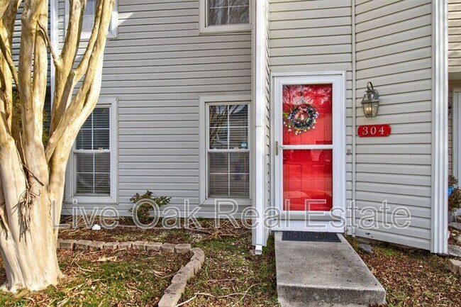 Foto del edificio - 304 Falling Ln