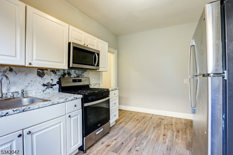 Primary Photo - 108 Hilton Ave
