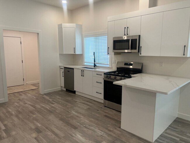 Foto del edificio - Beautifully Remodeled 3 Bedroom Home in Downtown Ferndale!