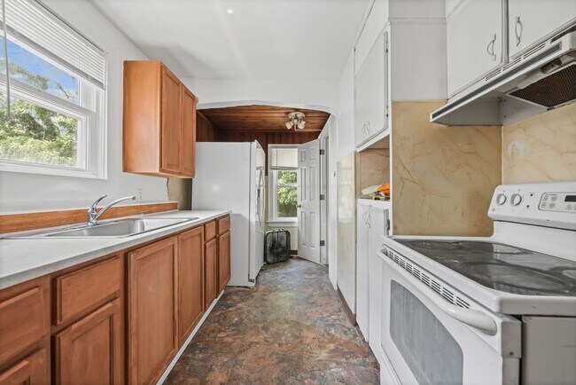 Foto del edificio - Bright living ? cozy dining flow for everyday comfort and easy entertaining.