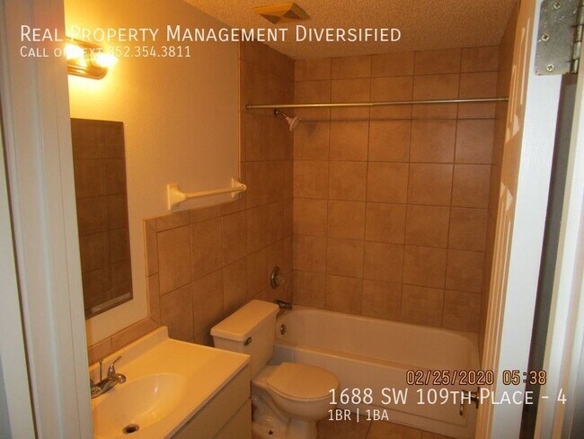 Foto del edificio - 1688 SW 109th Pl