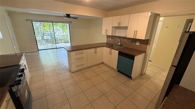 Building Photo - 3199 Coral Hills Dr