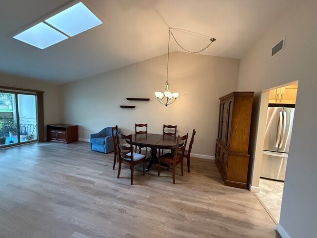 Foto del edificio - A Cozy, Updated Capri Model Home in Leisure Village