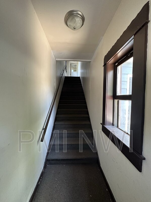 Foto del edificio - 40 W 73rd Ave